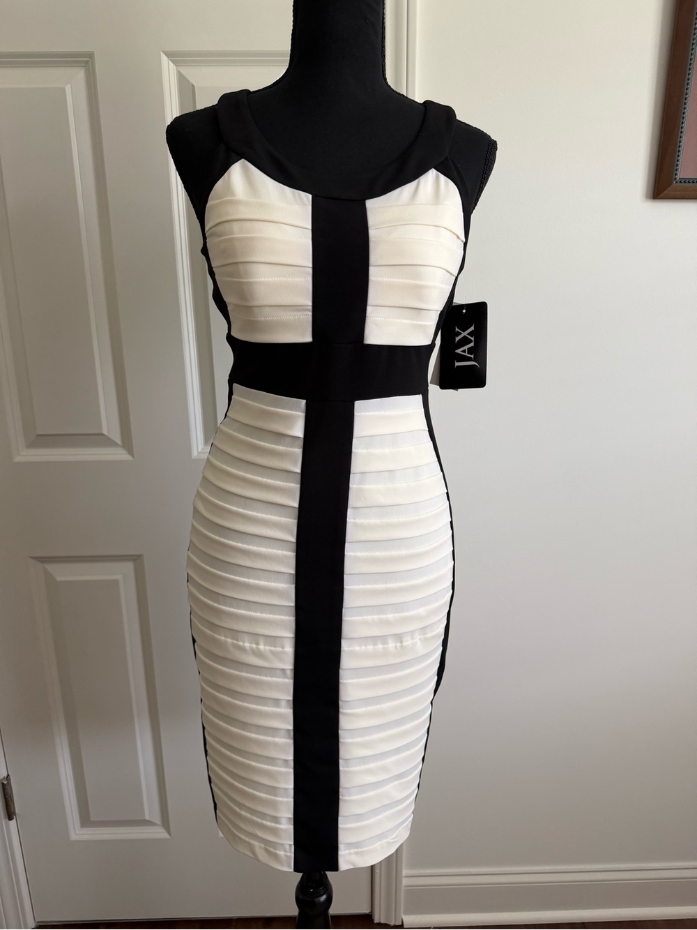 NWT black and ivory sleeveless dress